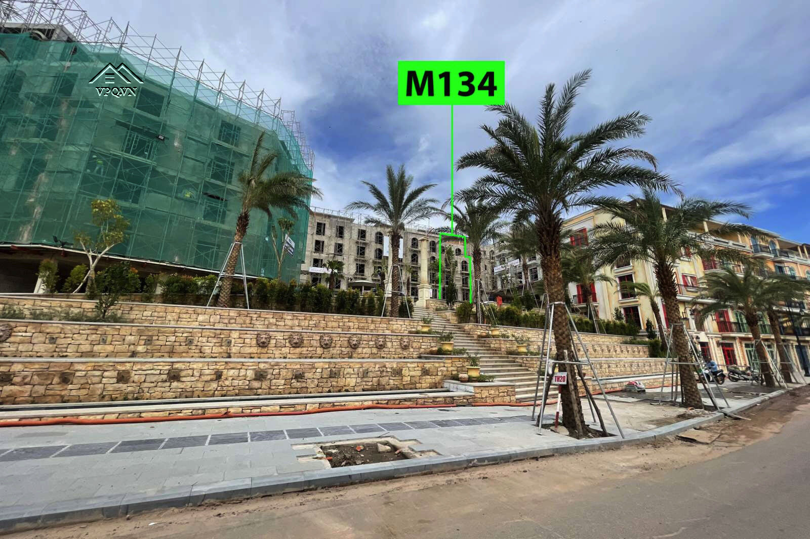 Hình ảnh M134 thực tế đối diện đại lộ trăm vòi